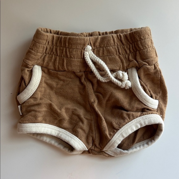 Childhoods clothing ringer tee and matching shorts - Picture 3 of 4